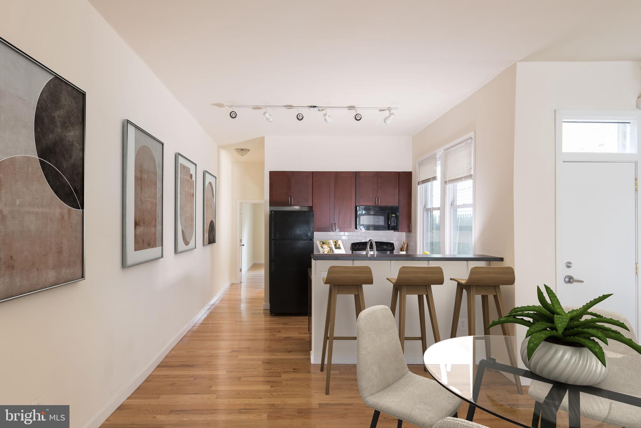 QUEEN VILLAGE - Residential Income