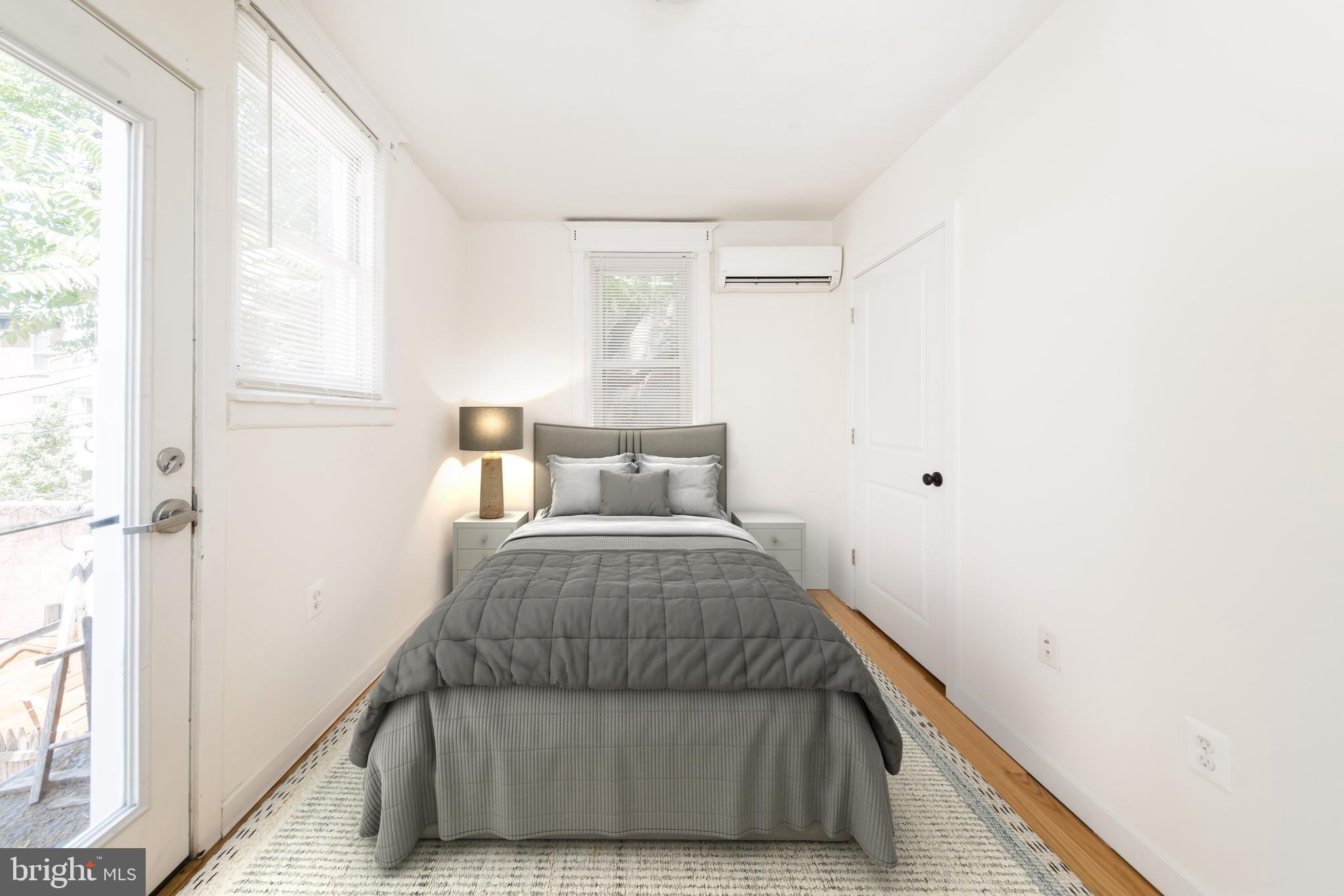 QUEEN VILLAGE - Residential Income