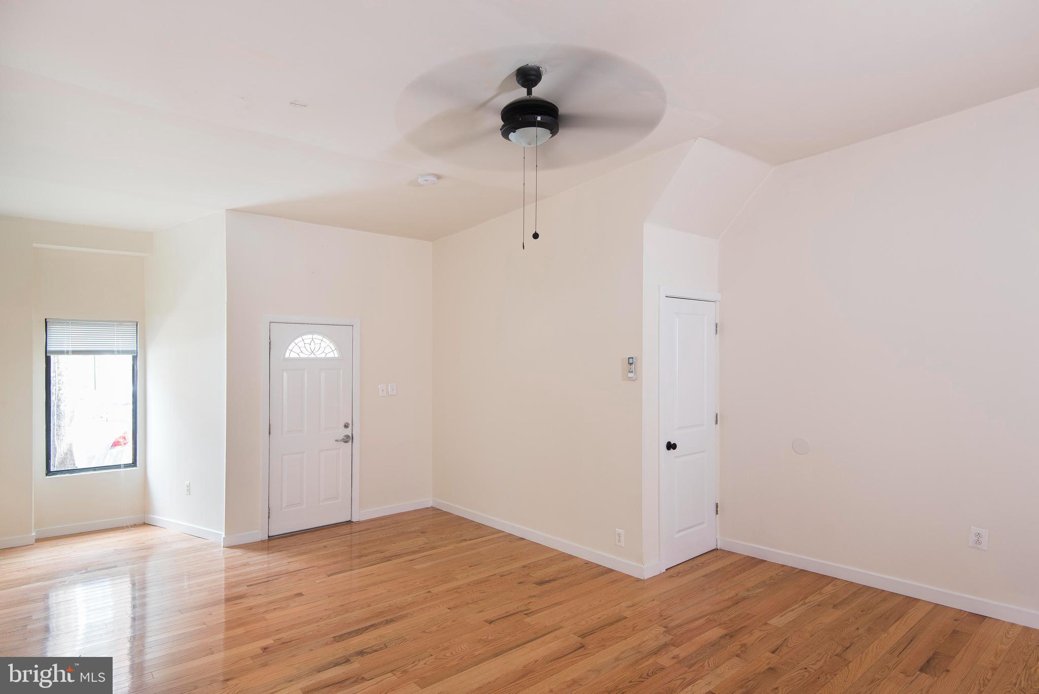 QUEEN VILLAGE - Residential Income