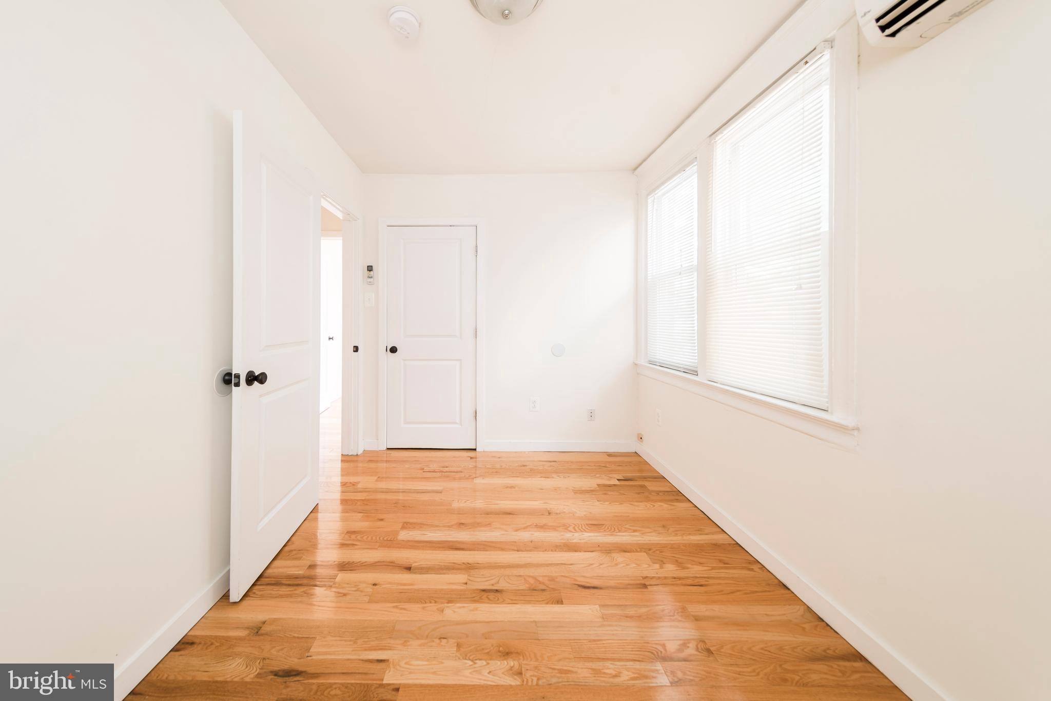 QUEEN VILLAGE - Residential Income