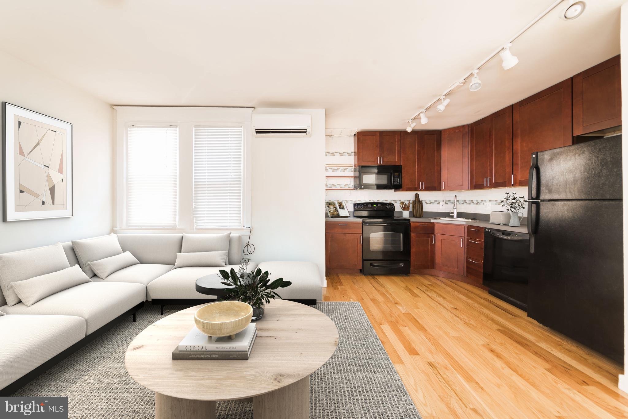 QUEEN VILLAGE - Residential Income