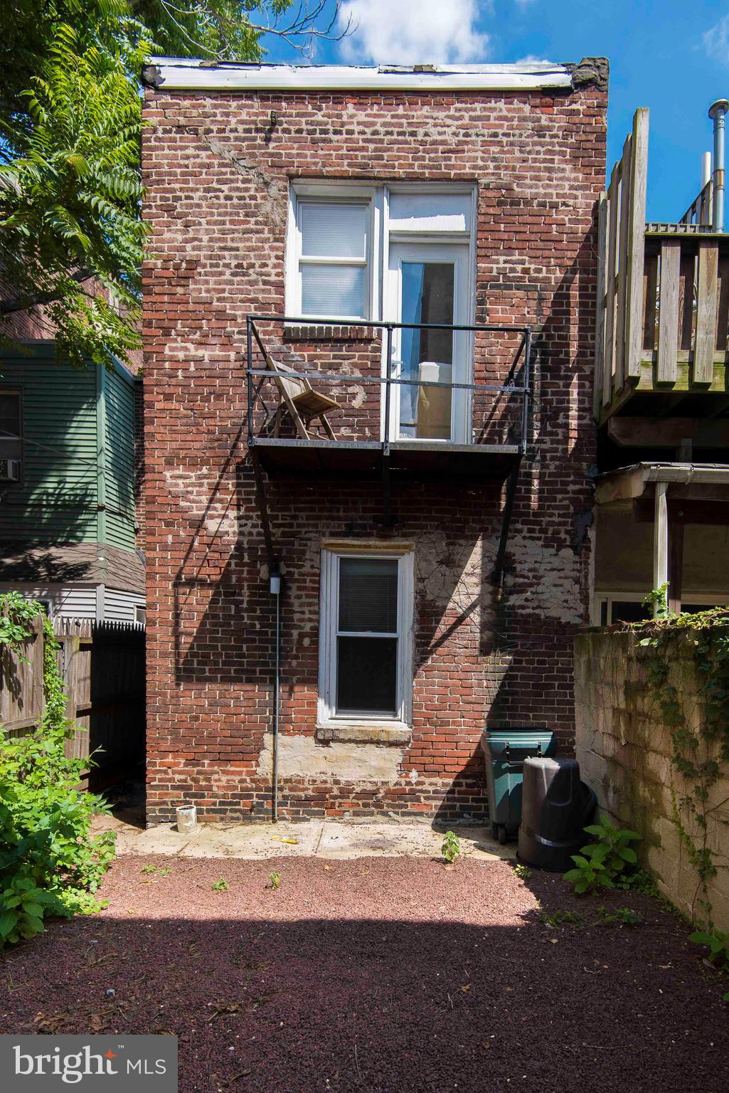 QUEEN VILLAGE - Residential Income