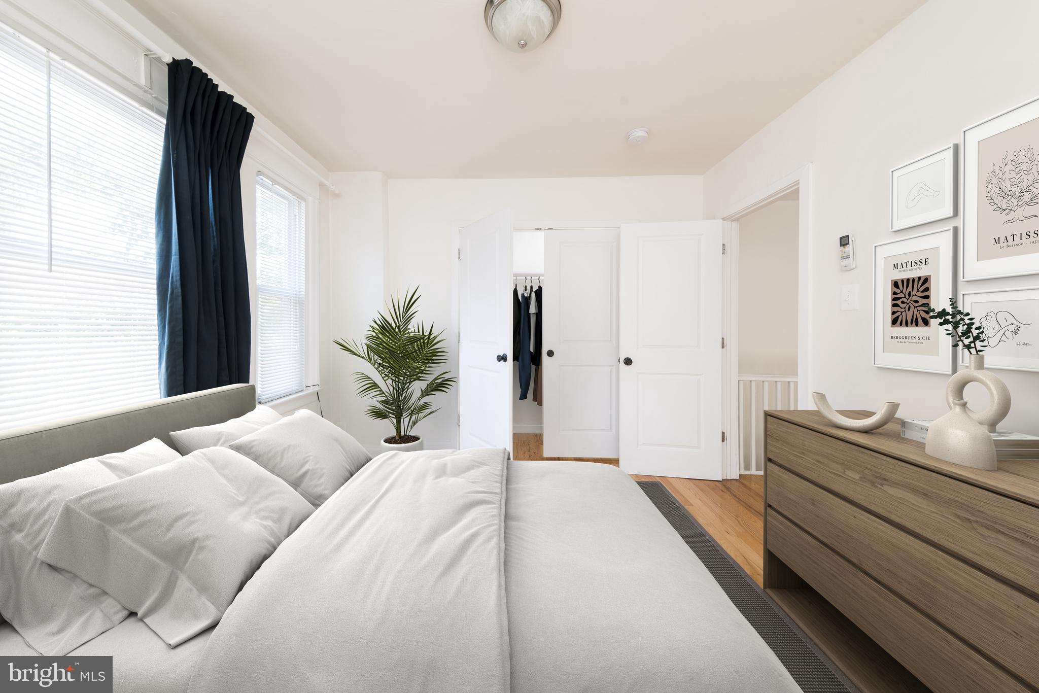 QUEEN VILLAGE - Residential Income