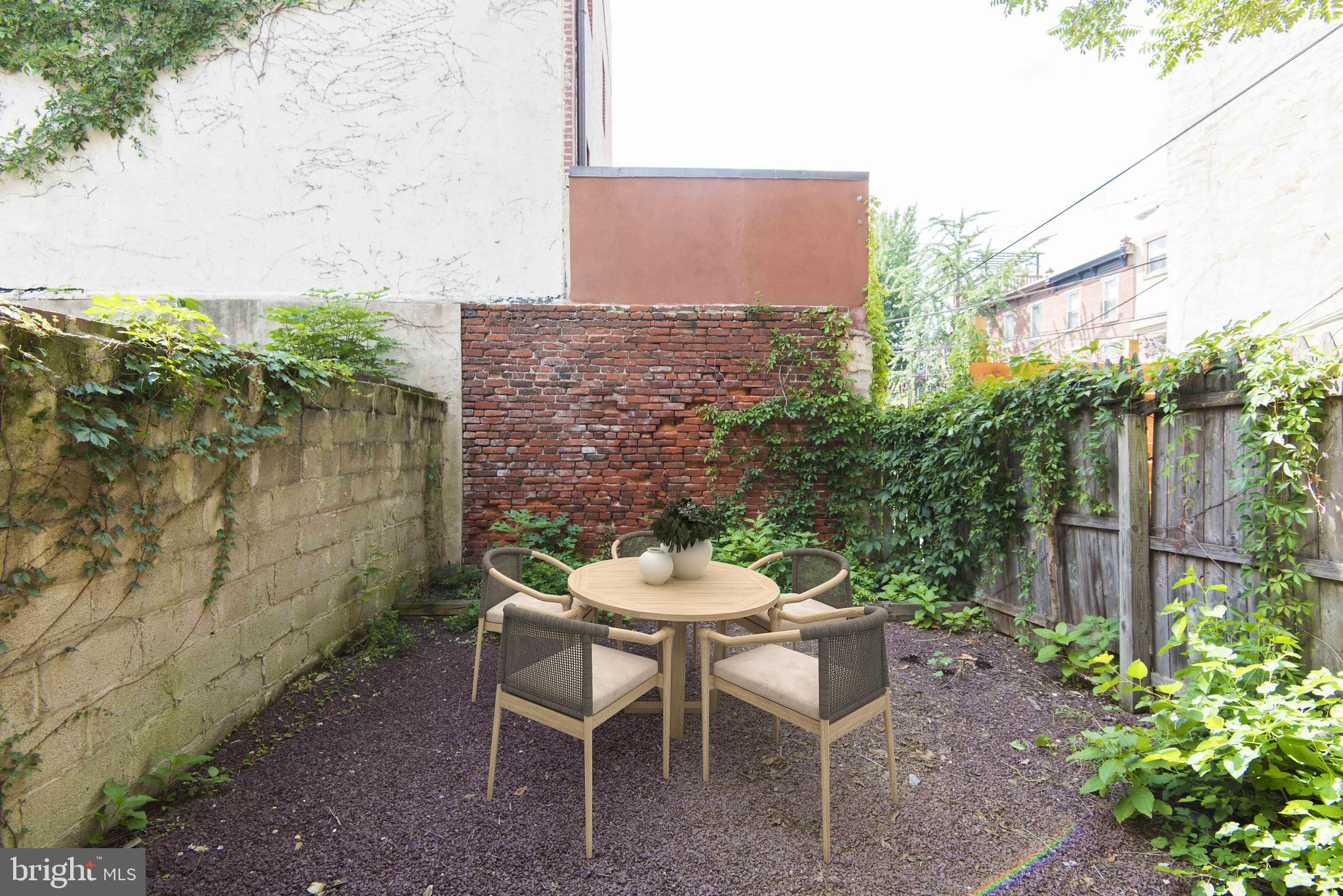 QUEEN VILLAGE - Residential Income