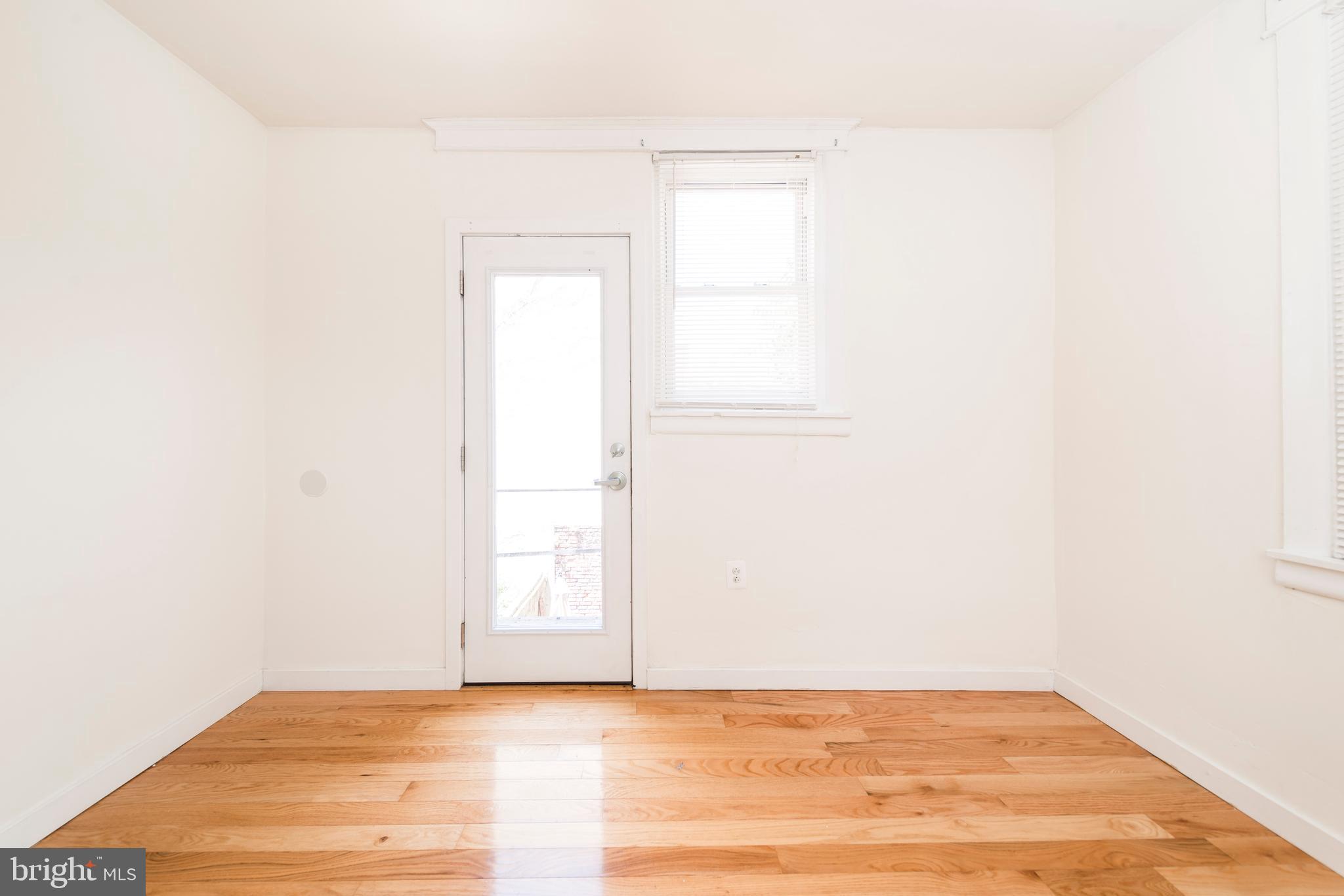 QUEEN VILLAGE - Residential Income