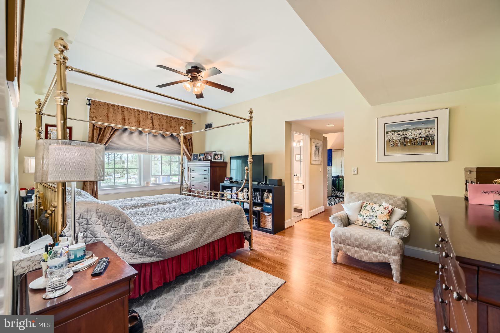 ARLINGTON PARK CONDOMINIUMS - Residential