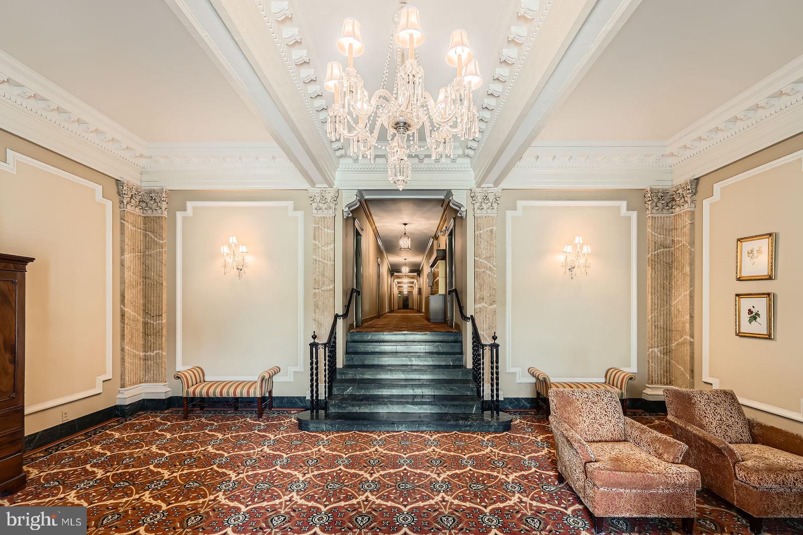 ARLINGTON PARK CONDOMINIUMS - Residential