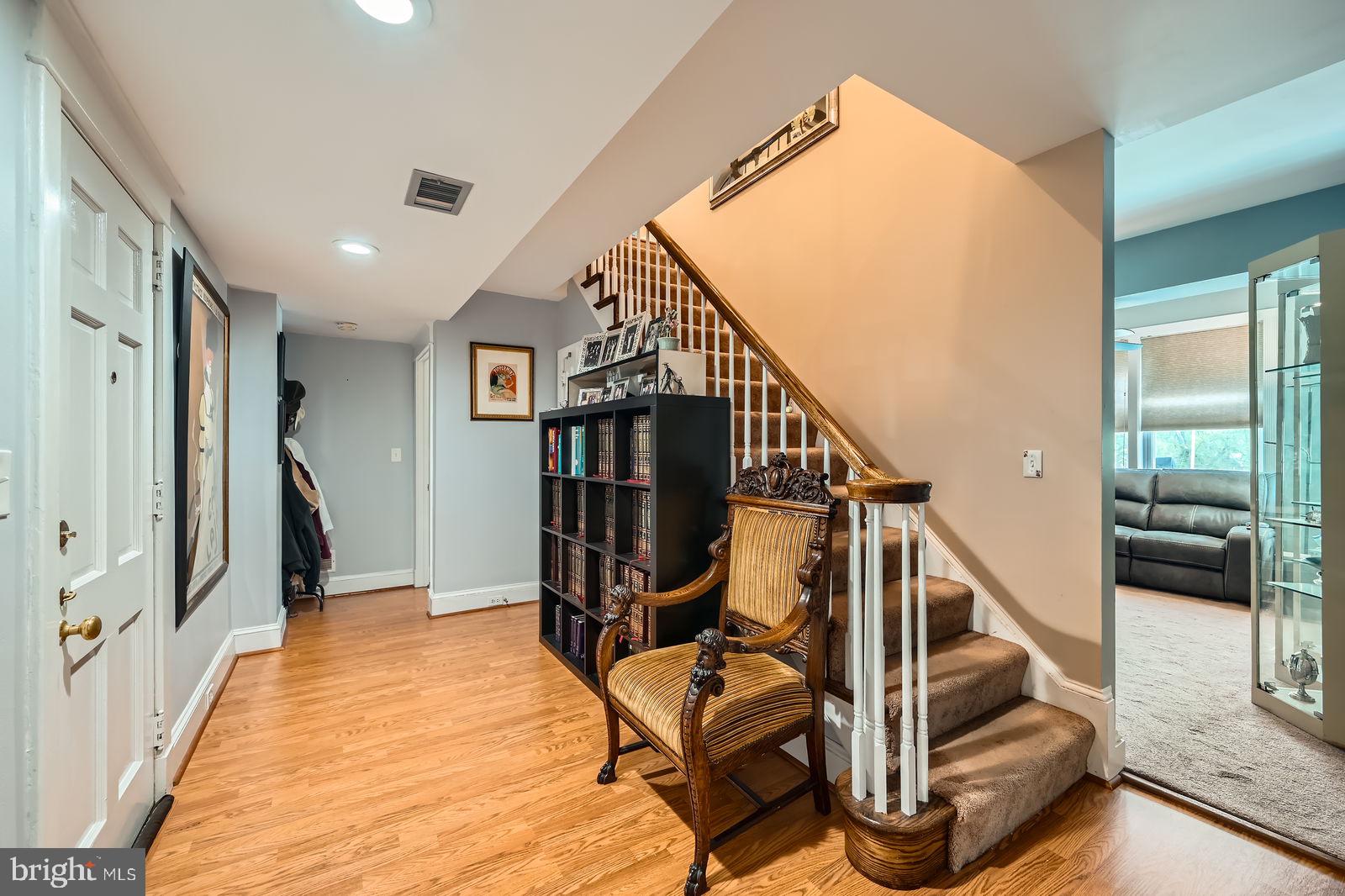 ARLINGTON PARK CONDOMINIUMS - Residential