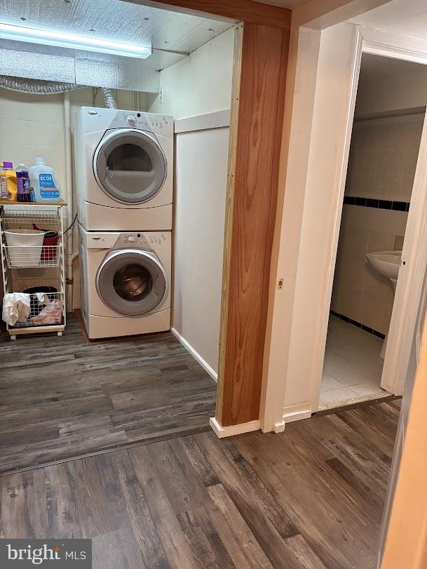 OLDE GREENWICH - Residential