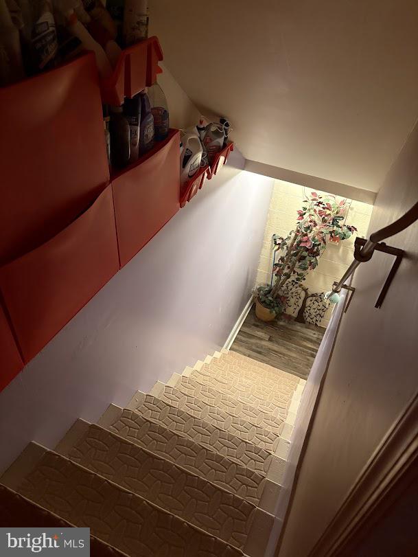 OLDE GREENWICH - Residential