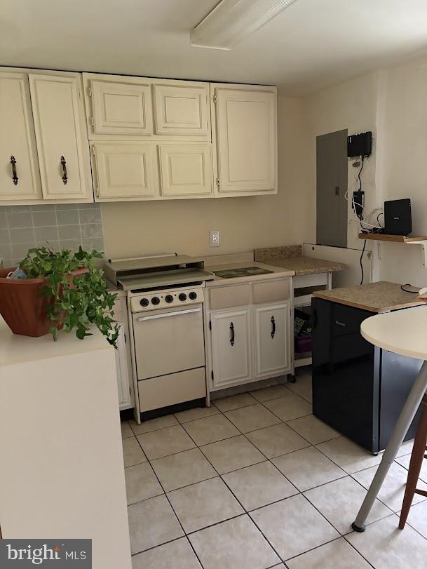 OLDE GREENWICH - Residential