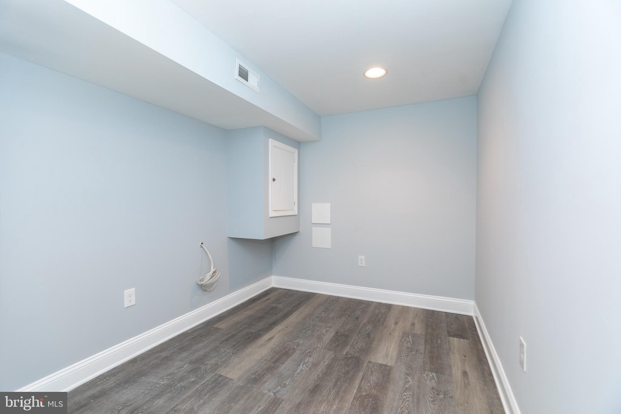 BROADWAY EAST - Residential