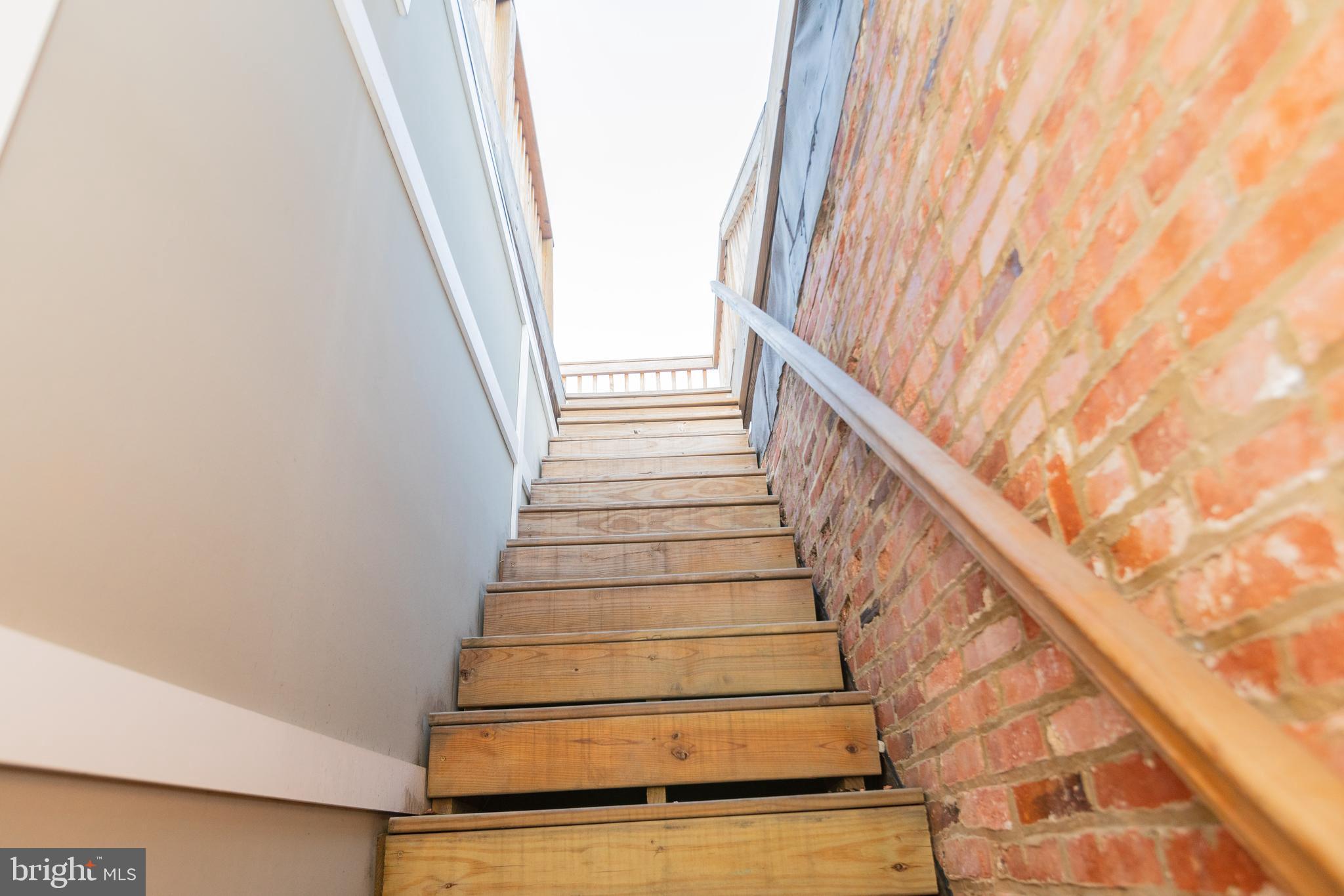 BROADWAY EAST - Residential