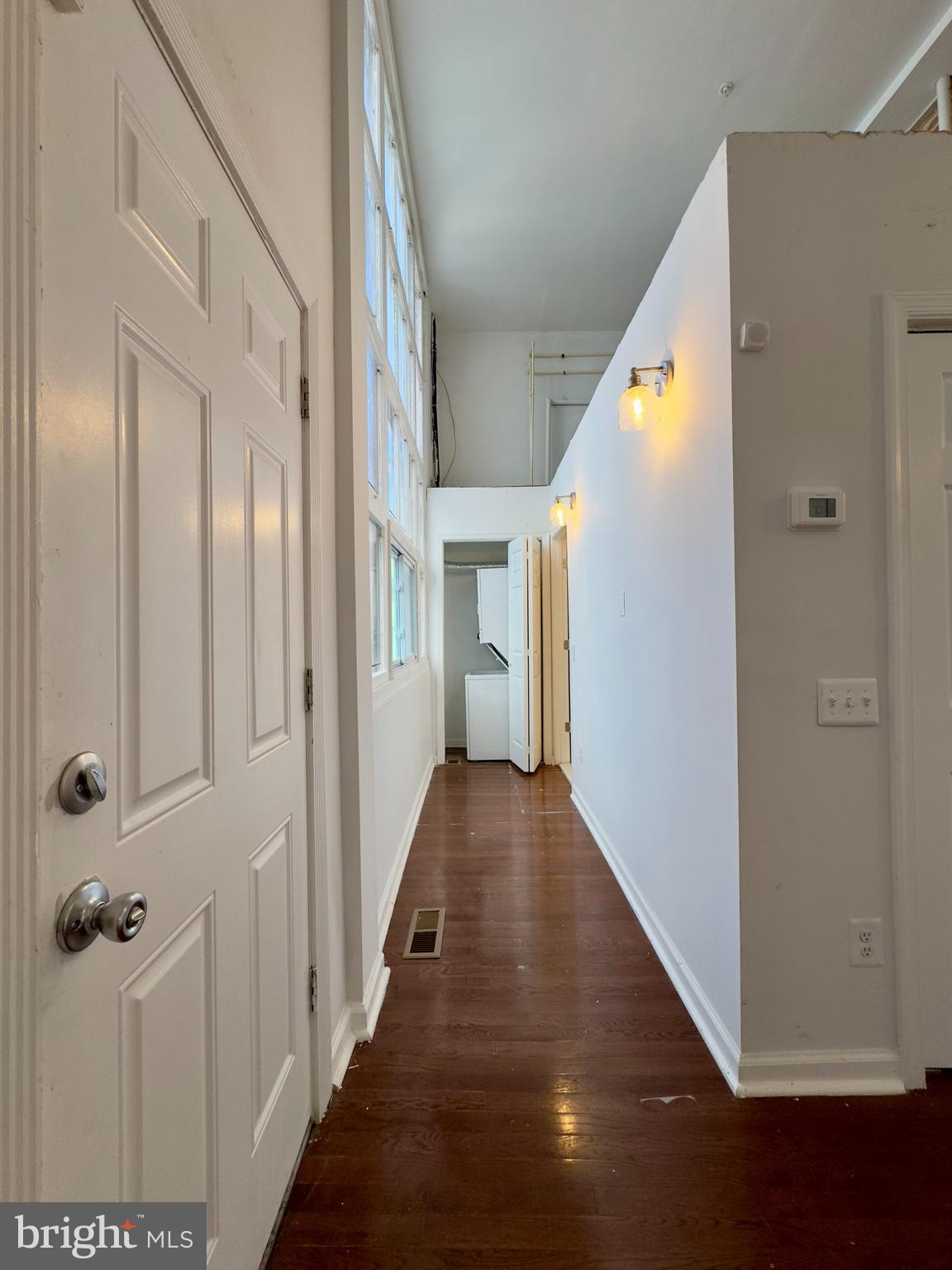 DOWNTOWN - Residential Lease