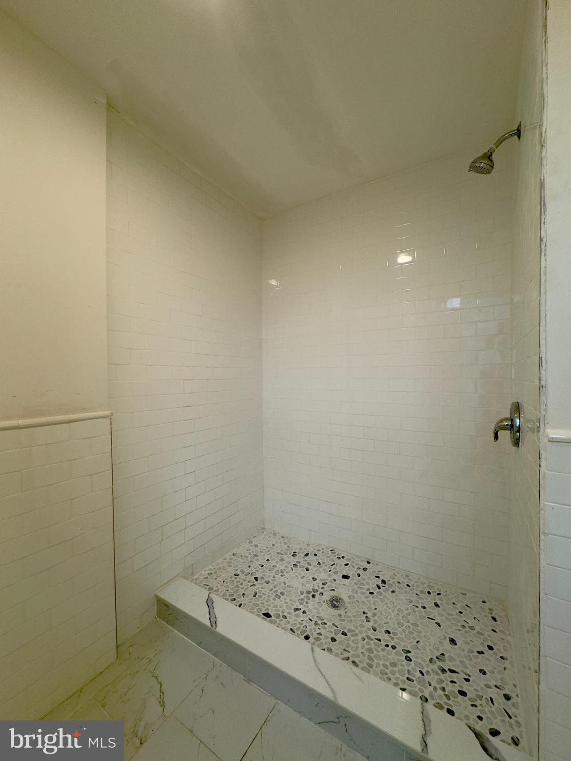 DOWNTOWN - Residential Lease