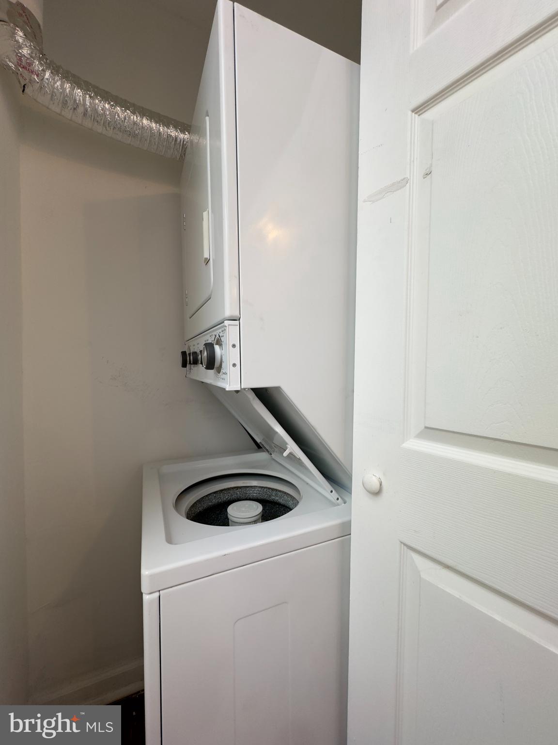 DOWNTOWN - Residential Lease