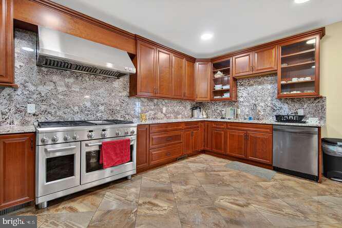 MERRIFIELD AT DUNN LORING STATION - Residential