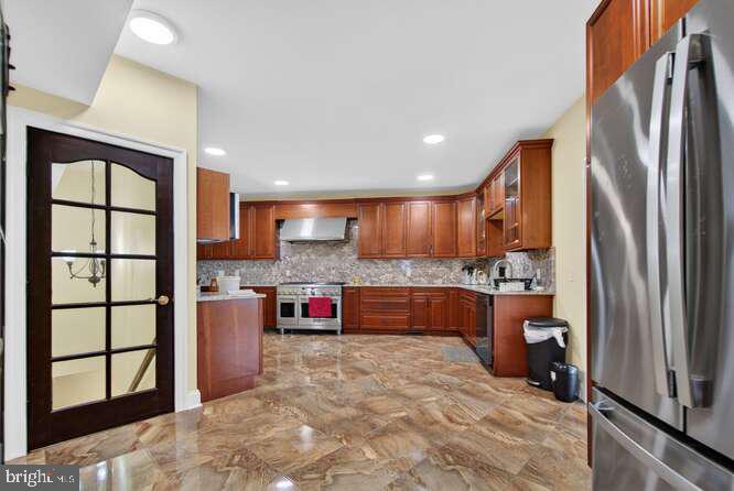 MERRIFIELD AT DUNN LORING STATION - Residential