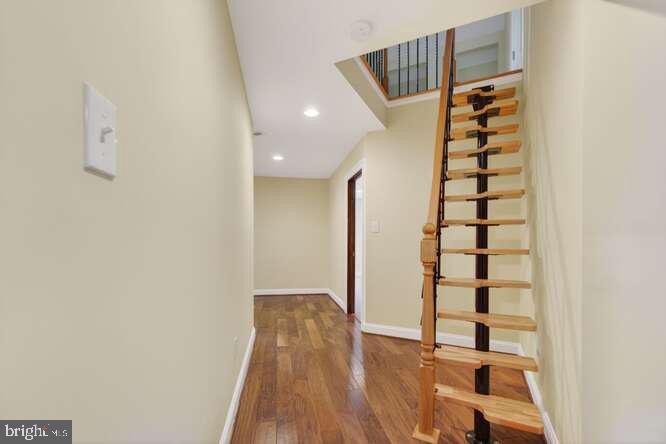 MERRIFIELD AT DUNN LORING STATION - Residential