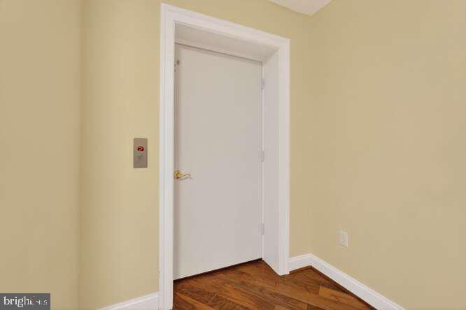 MERRIFIELD AT DUNN LORING STATION - Residential