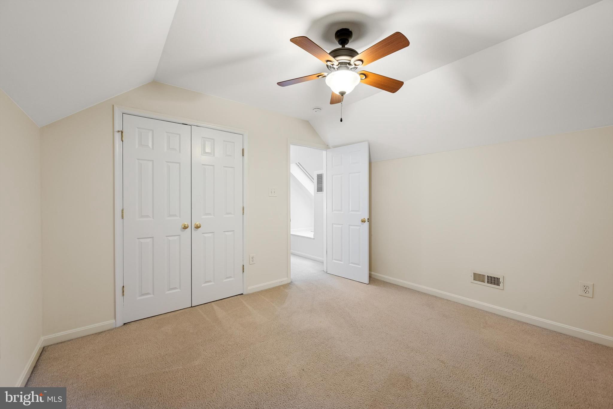 SHEN SHORES - Residential Lease