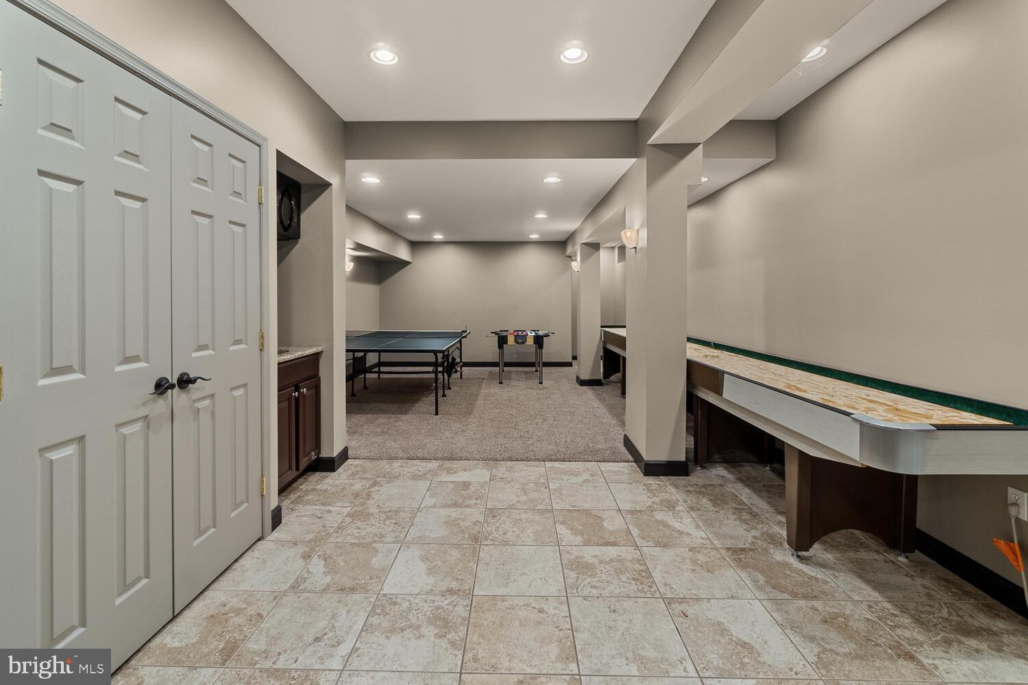 WINDSOR KNOLLS - Residential