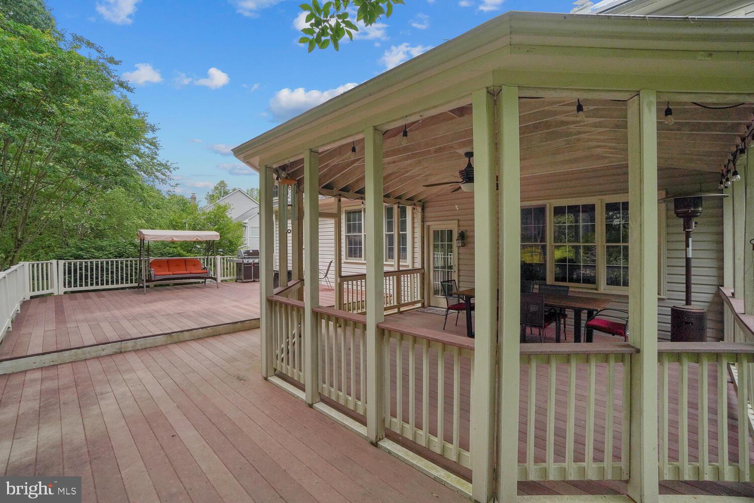 WINDSOR KNOLLS - Residential