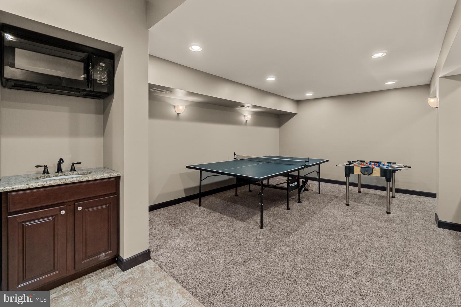 WINDSOR KNOLLS - Residential