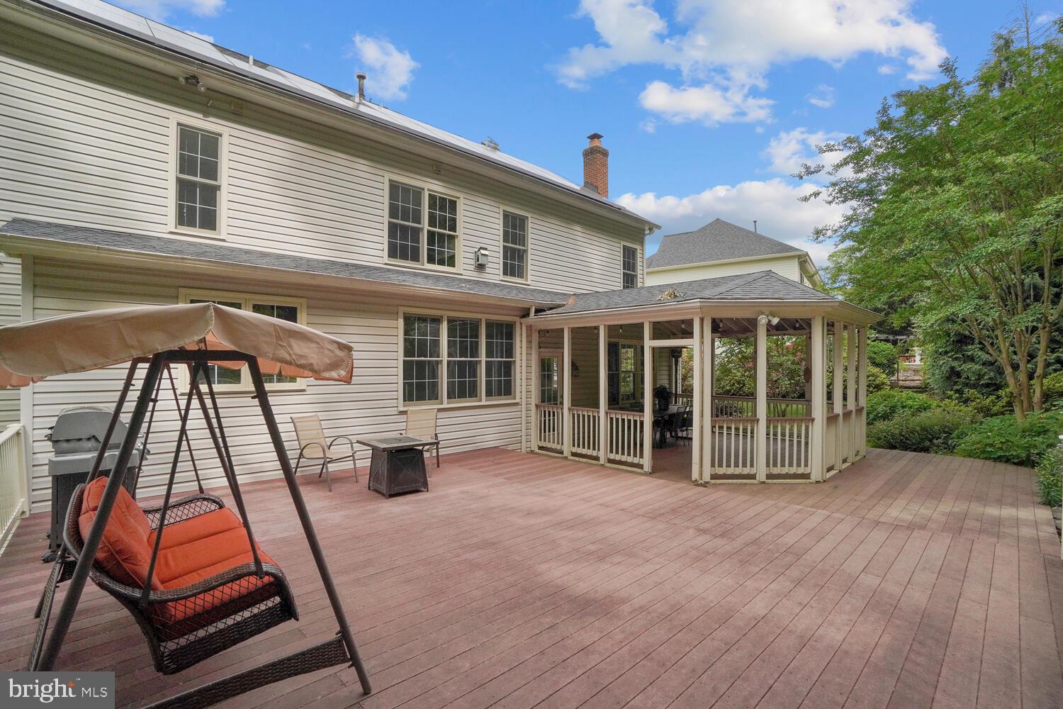 WINDSOR KNOLLS - Residential