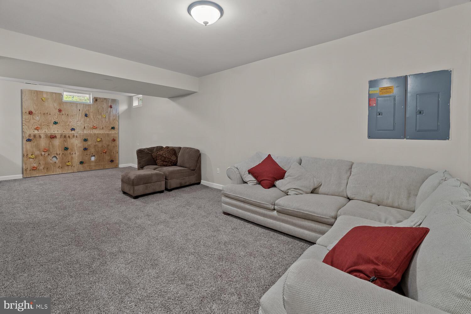 WINDSOR KNOLLS - Residential