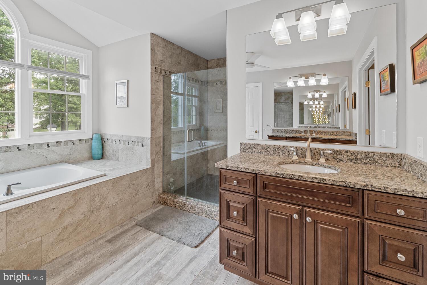 WINDSOR KNOLLS - Residential