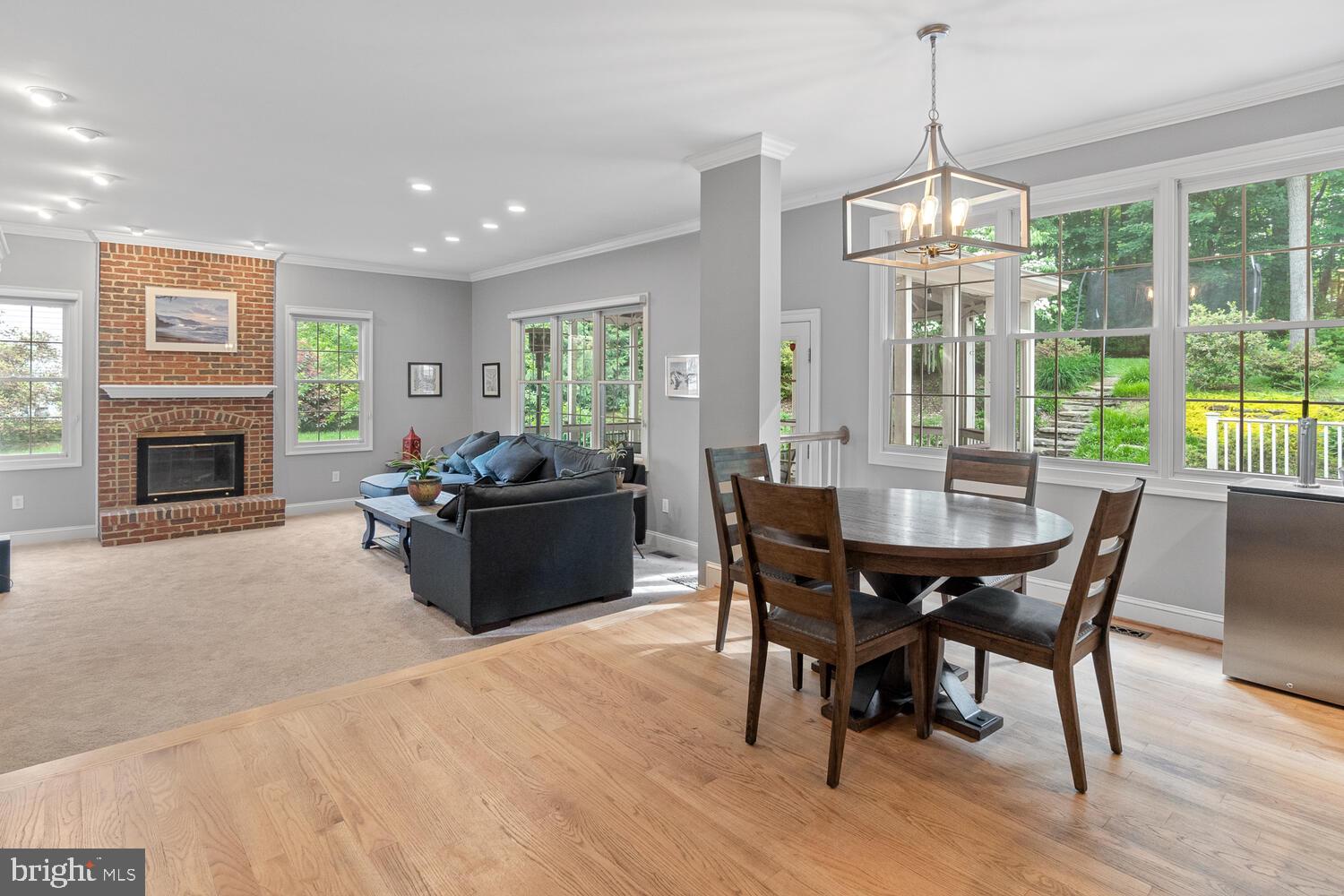 WINDSOR KNOLLS - Residential