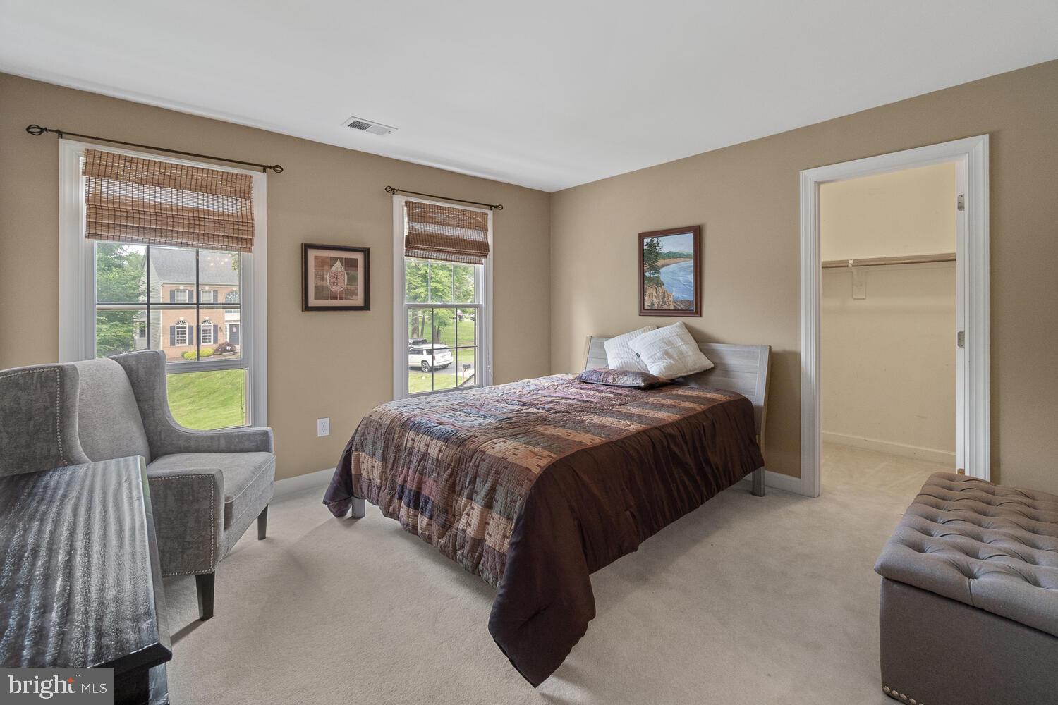 WINDSOR KNOLLS - Residential