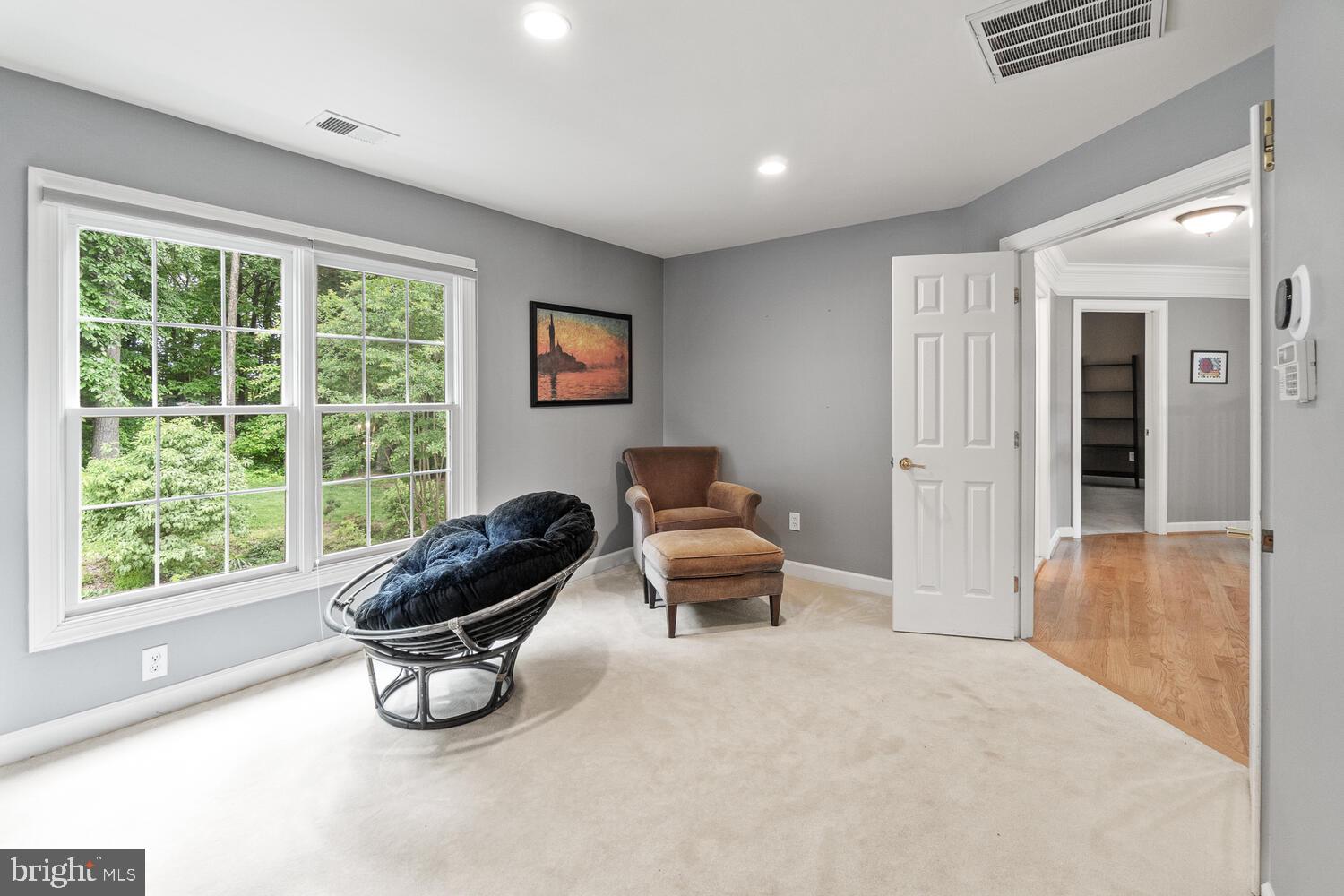 WINDSOR KNOLLS - Residential