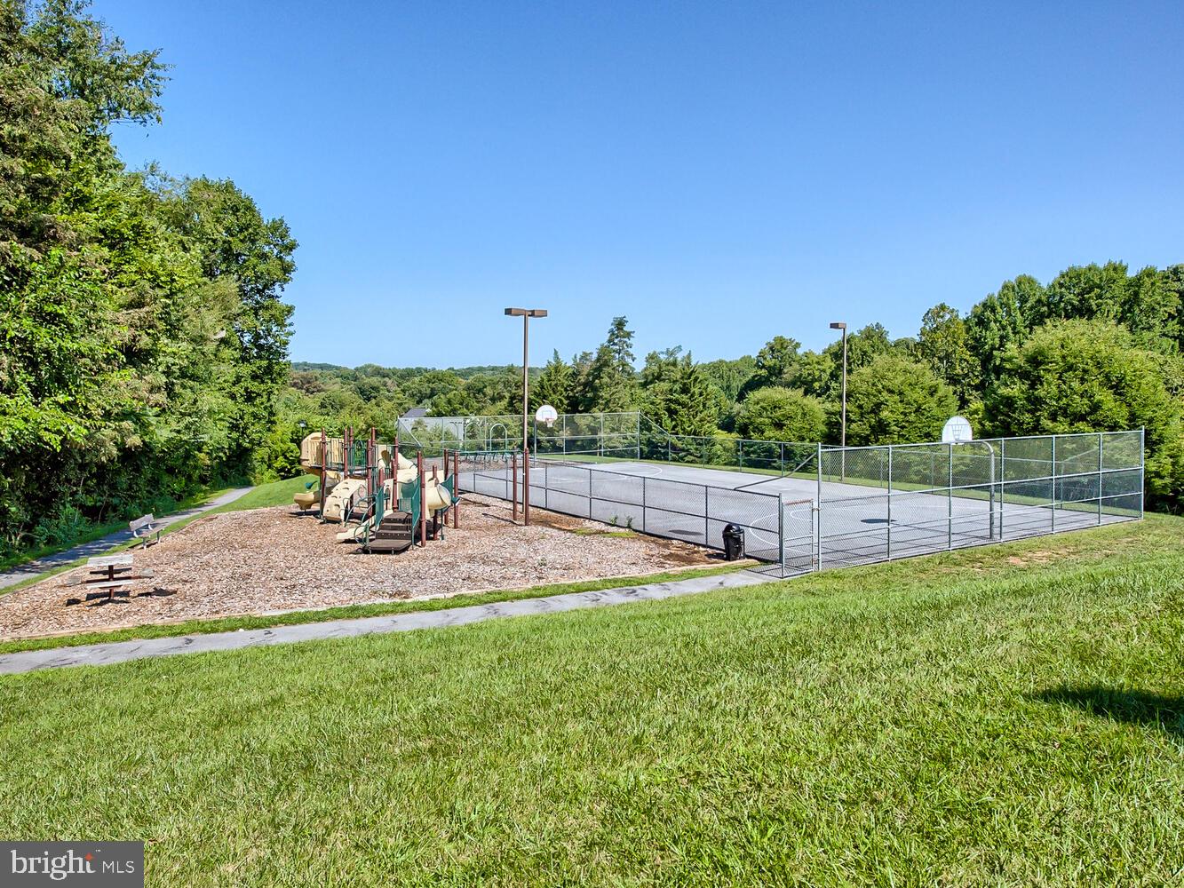 WINDSOR KNOLLS - Residential