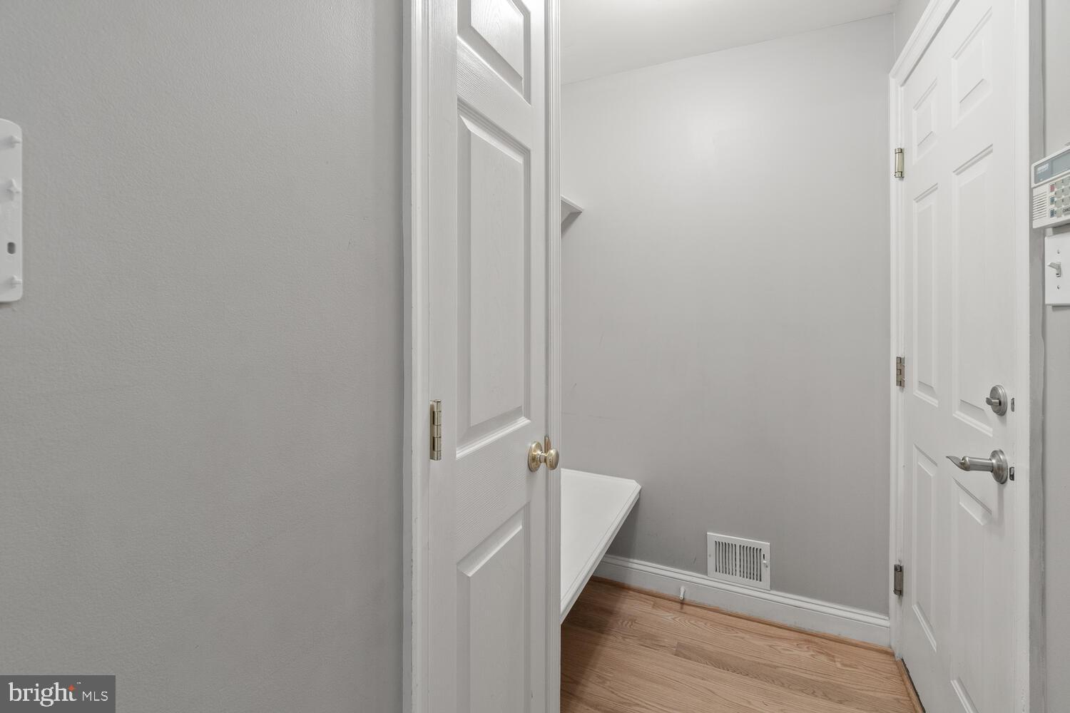 WINDSOR KNOLLS - Residential