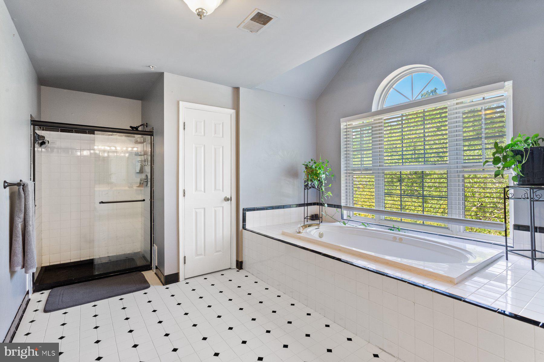 TANTALLON ON THE POTOMAC - Residential