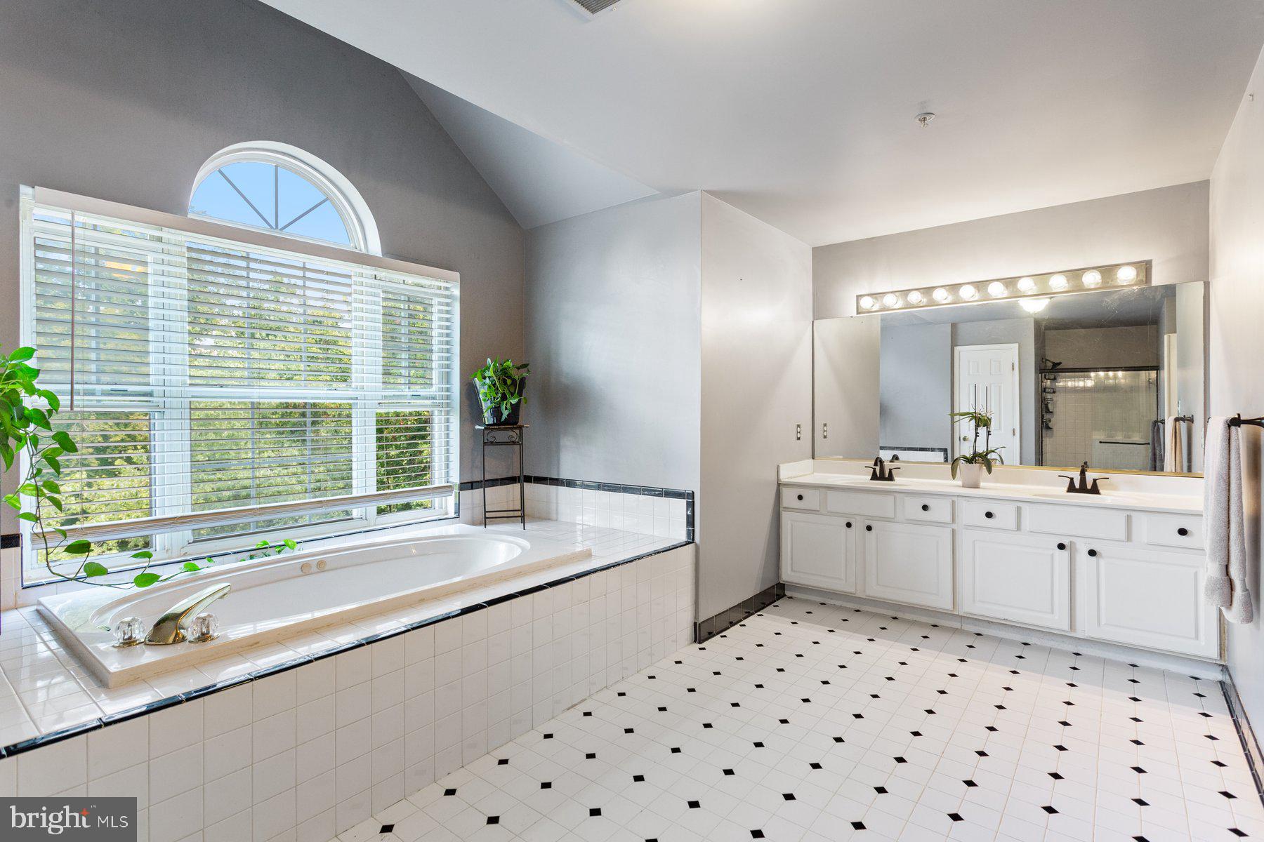 TANTALLON ON THE POTOMAC - Residential