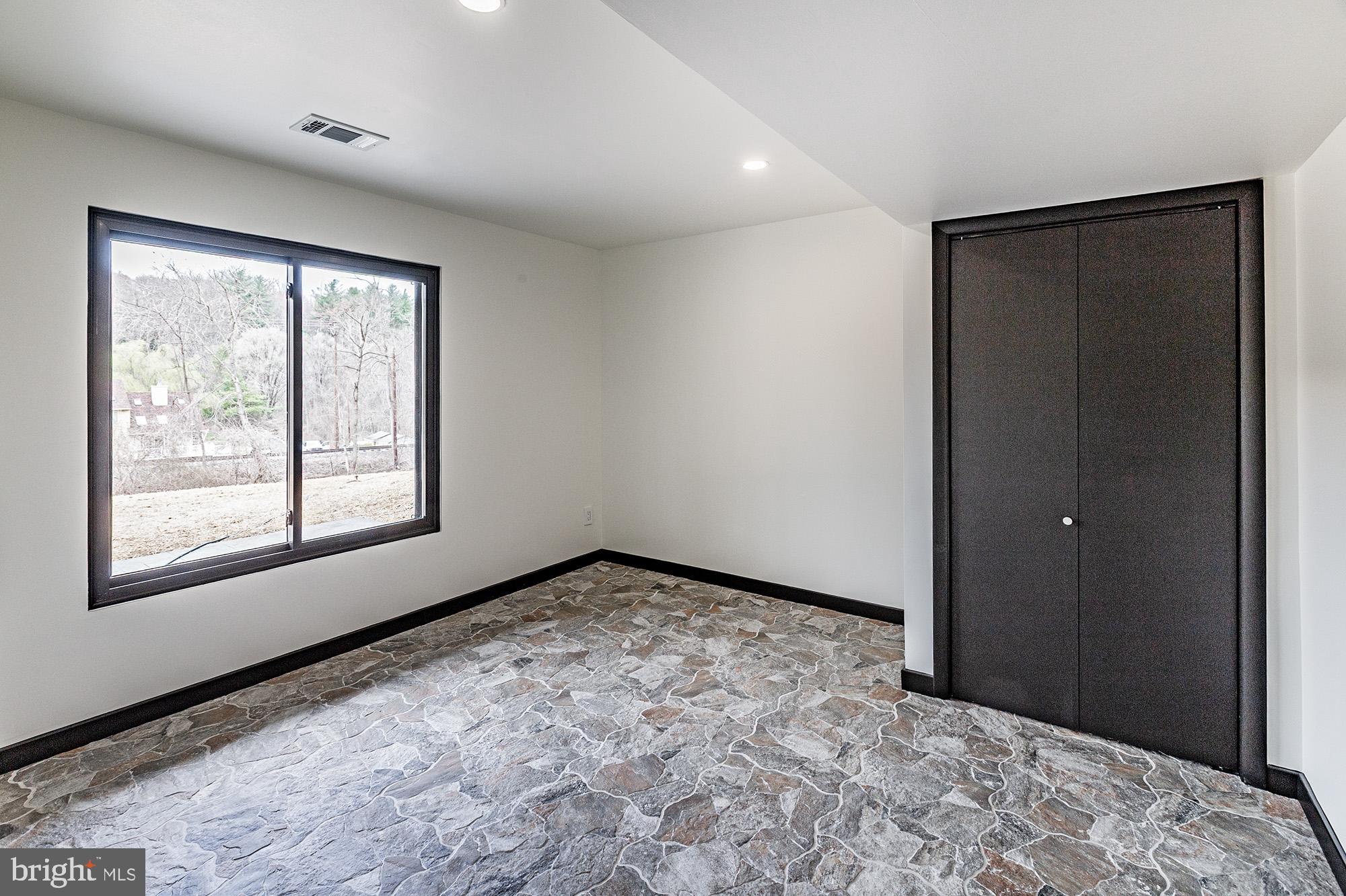 YORKLYN RIDGE - Residential