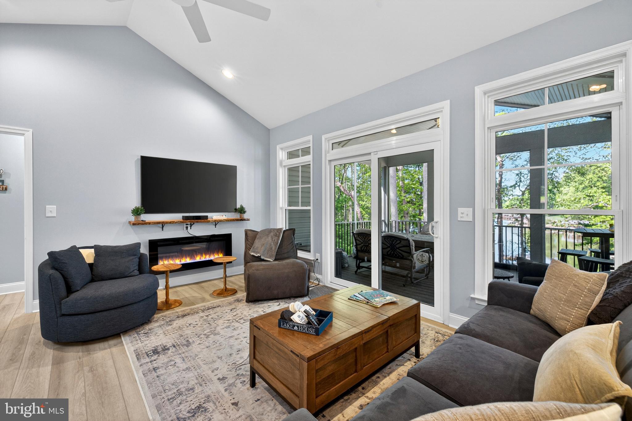 SUNRISE BAY - Residential