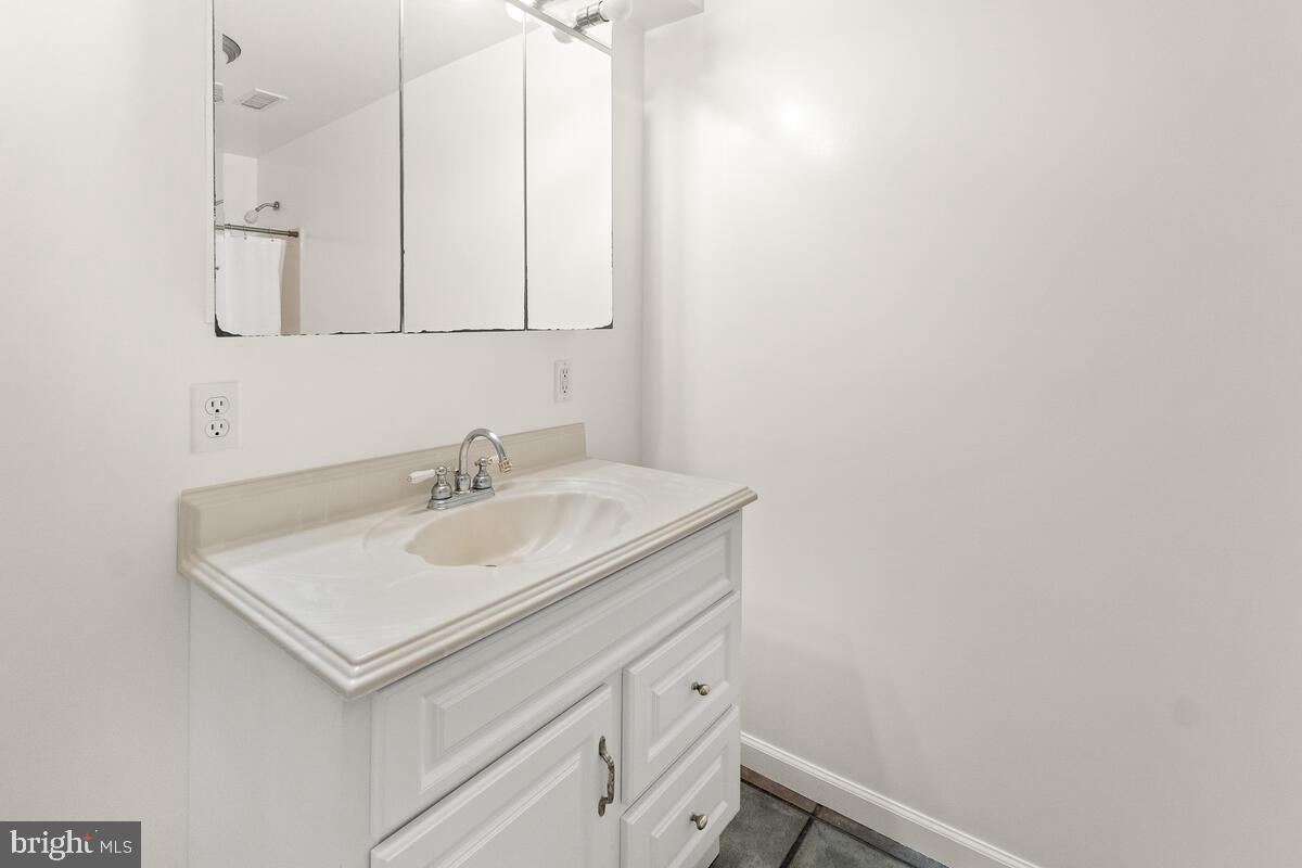 SPRING RIDGE - Residential Lease