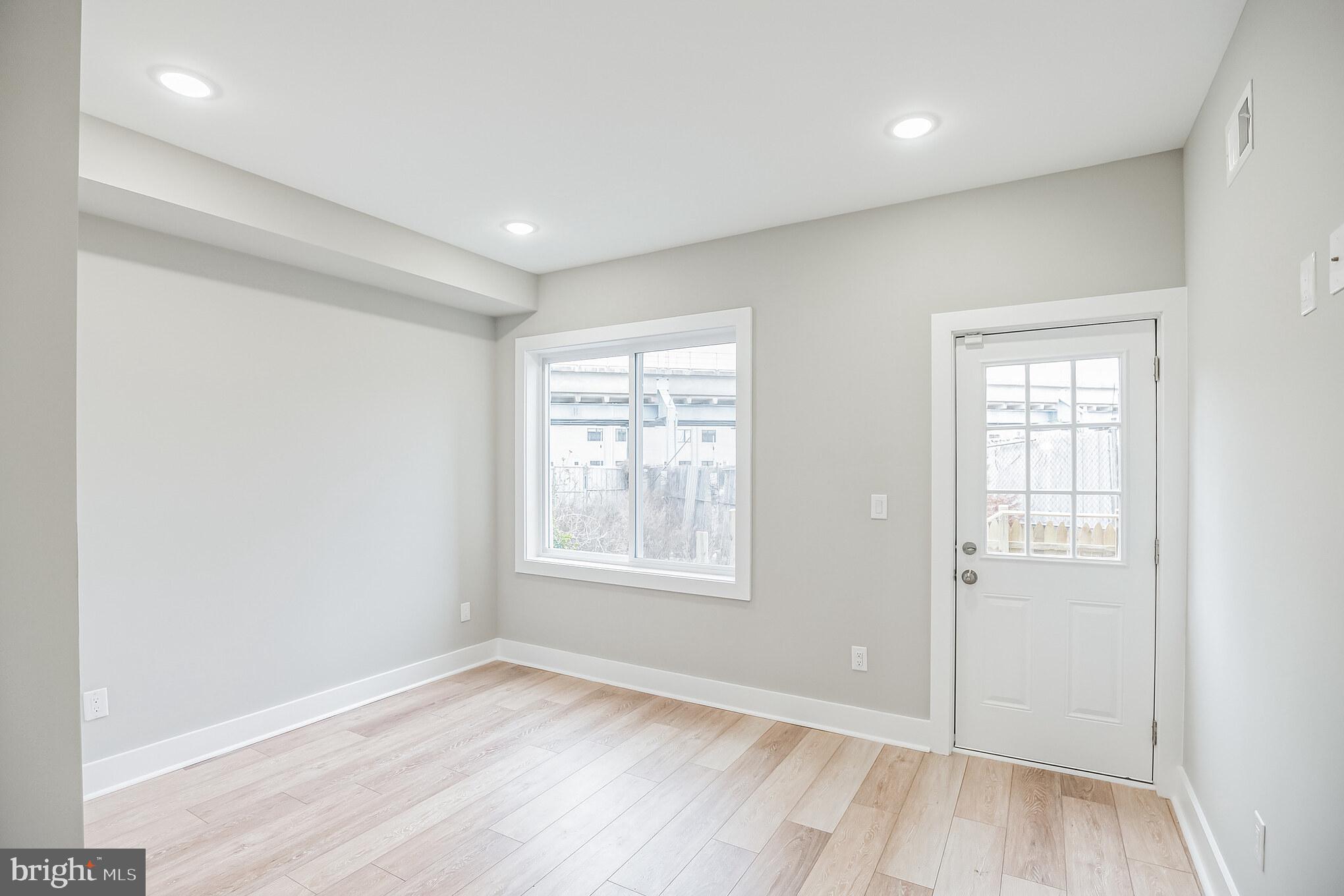 EAST KENSINGTON - Residential Lease