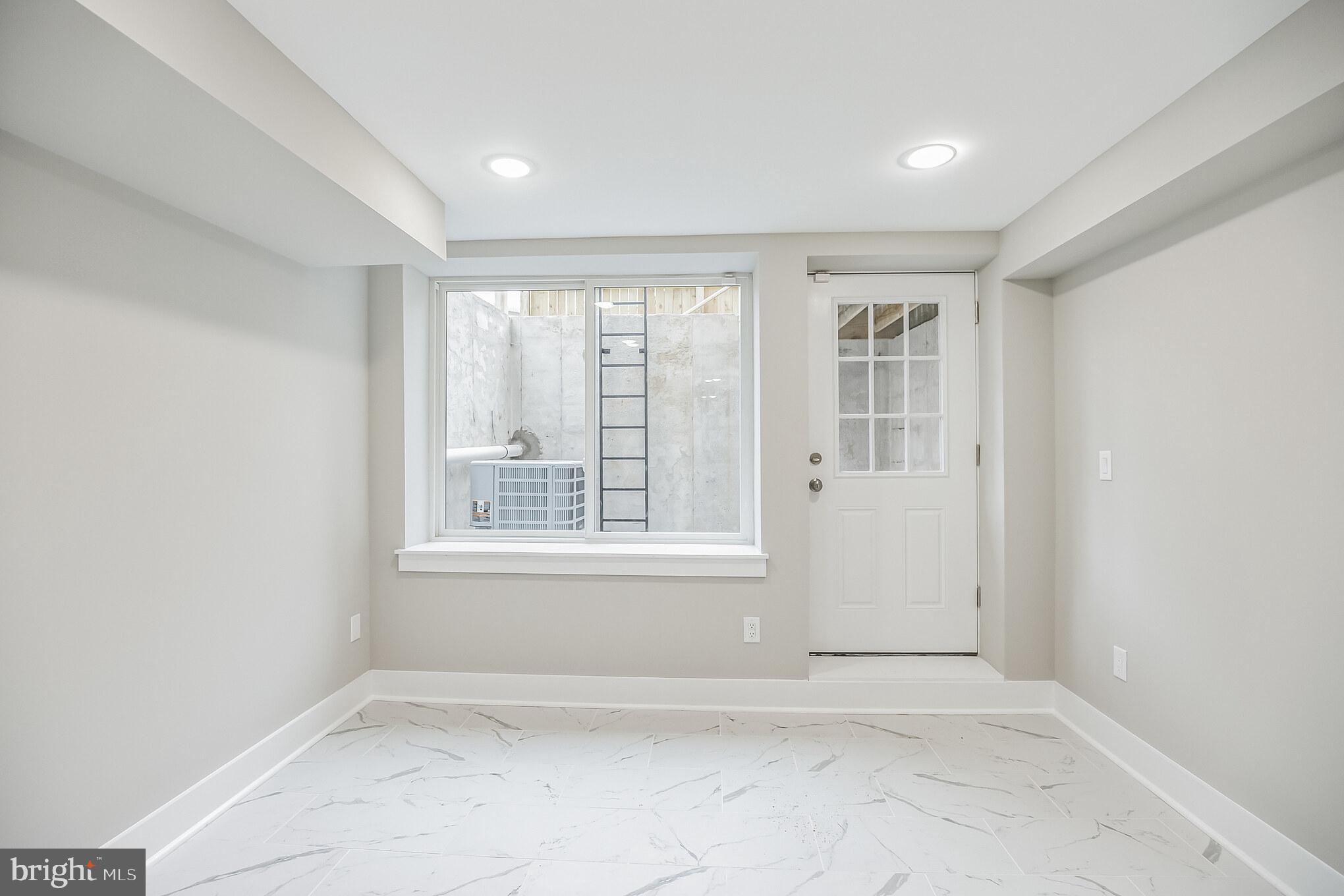 EAST KENSINGTON - Residential Lease