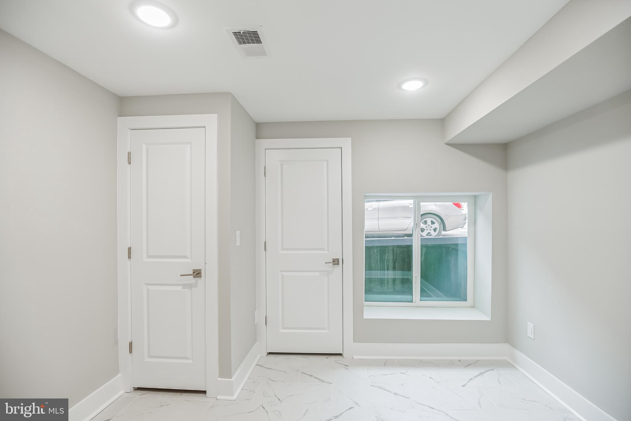 EAST KENSINGTON - Residential Lease