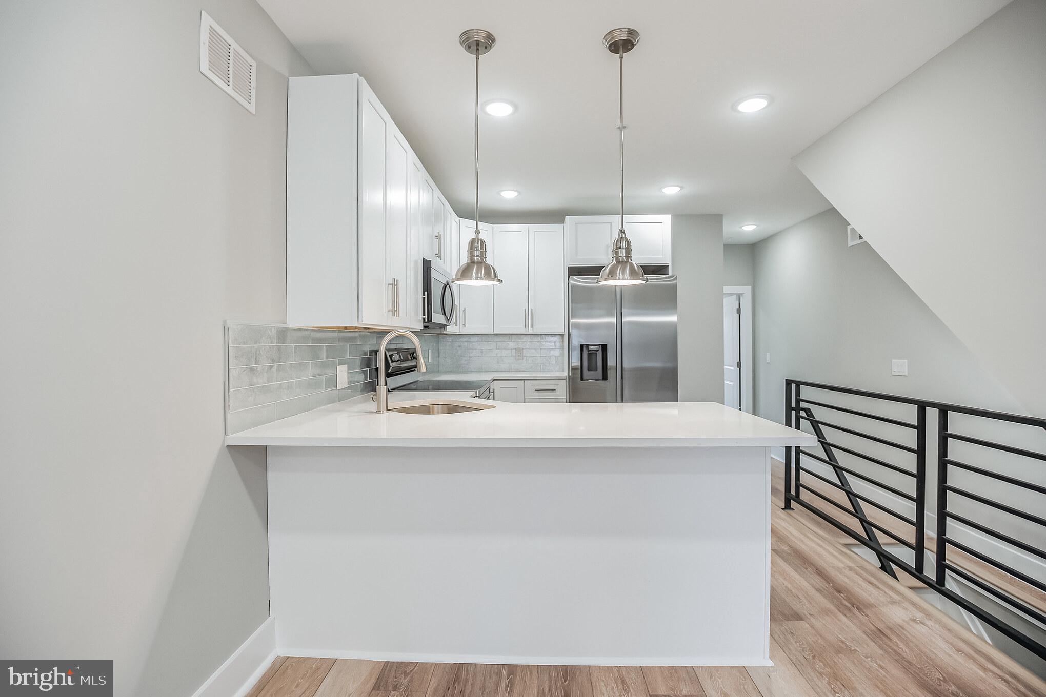 EAST KENSINGTON - Residential Lease