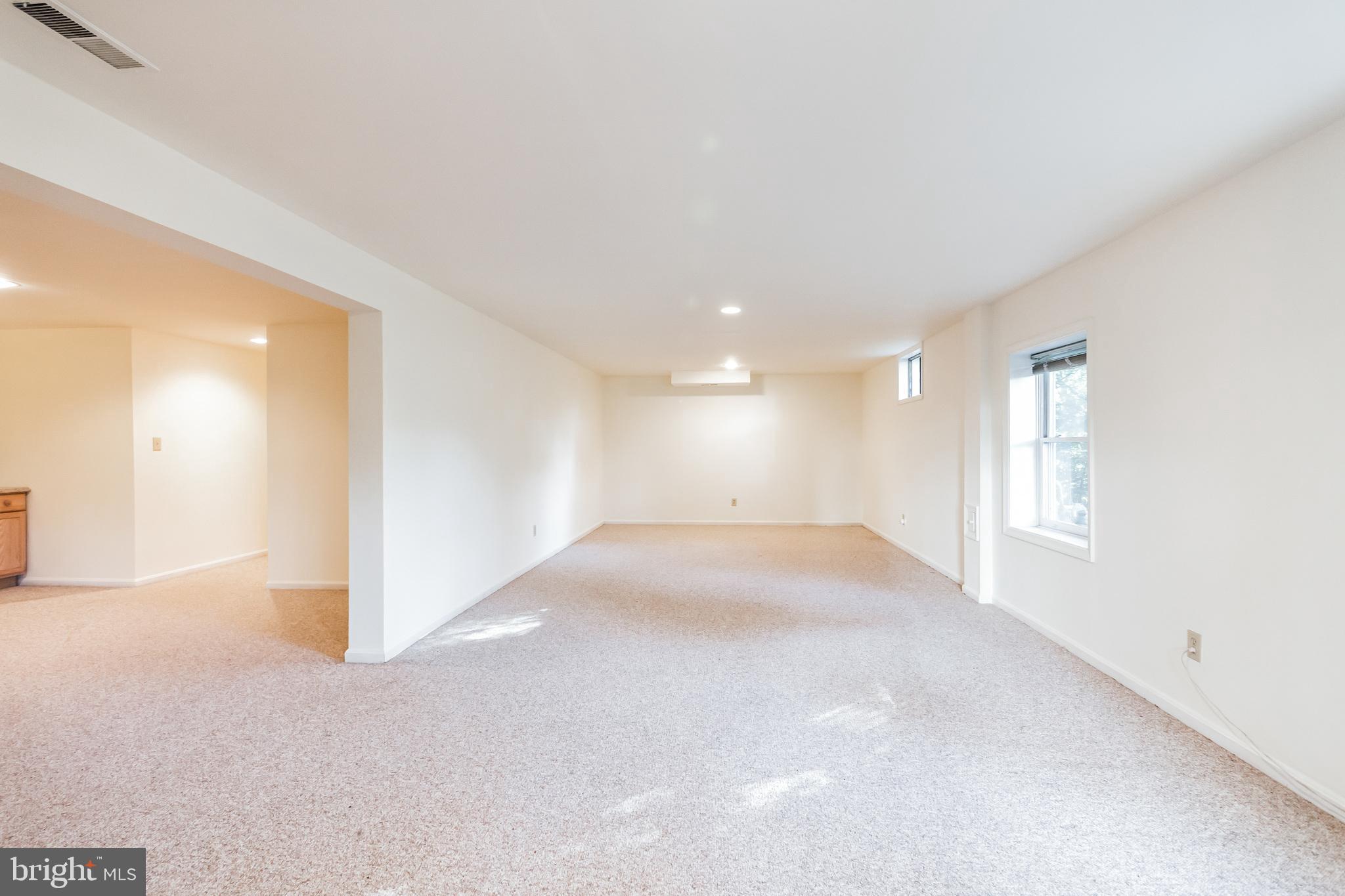 QUINCE ORCHARD KNOLLS - Residential