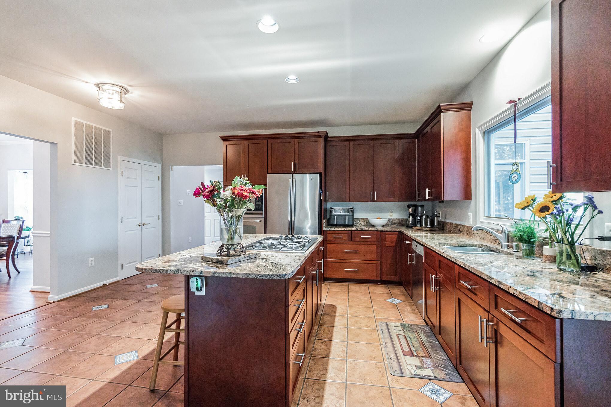 QUINCE ORCHARD KNOLLS - Residential