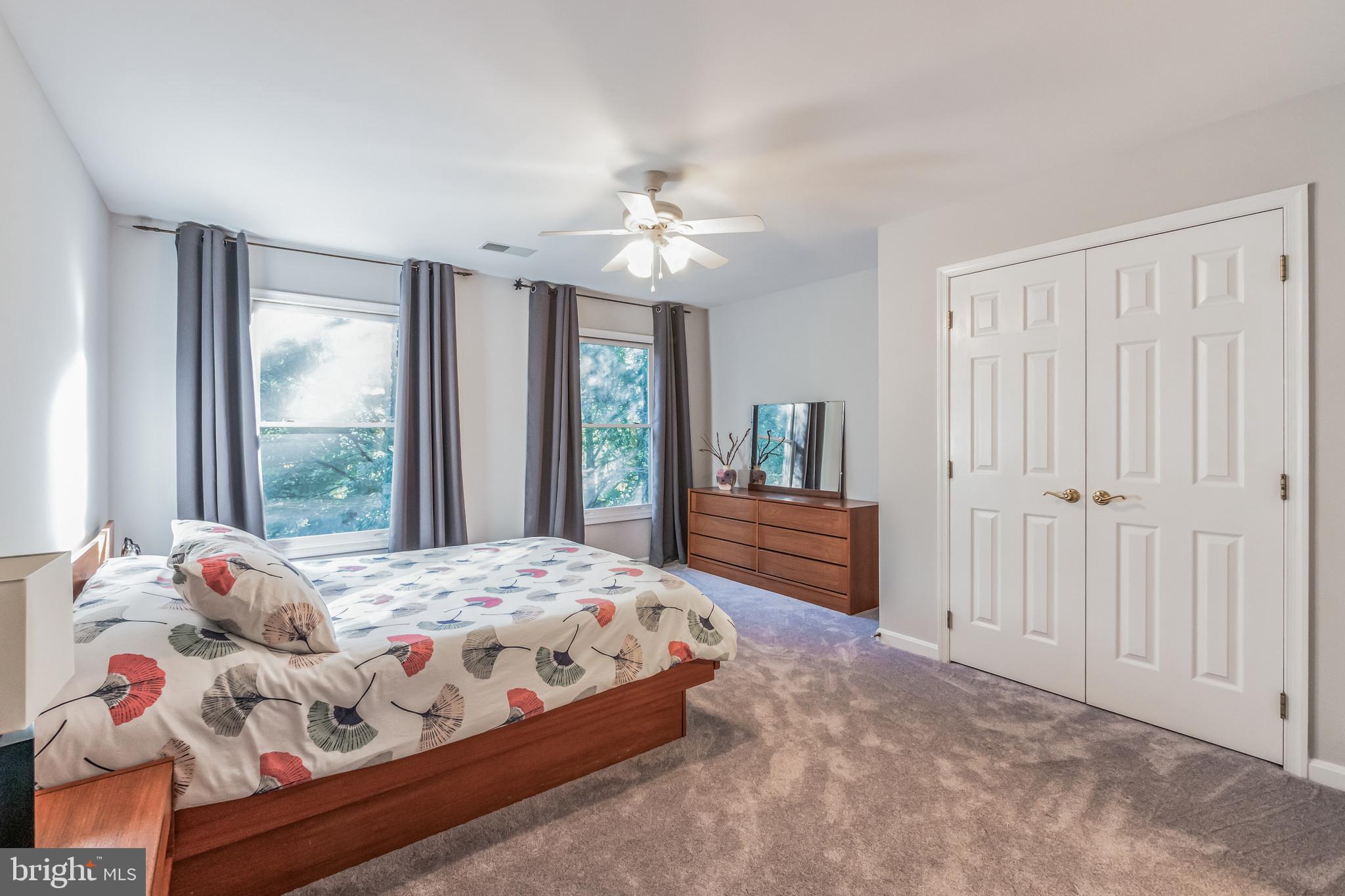 QUINCE ORCHARD KNOLLS - Residential