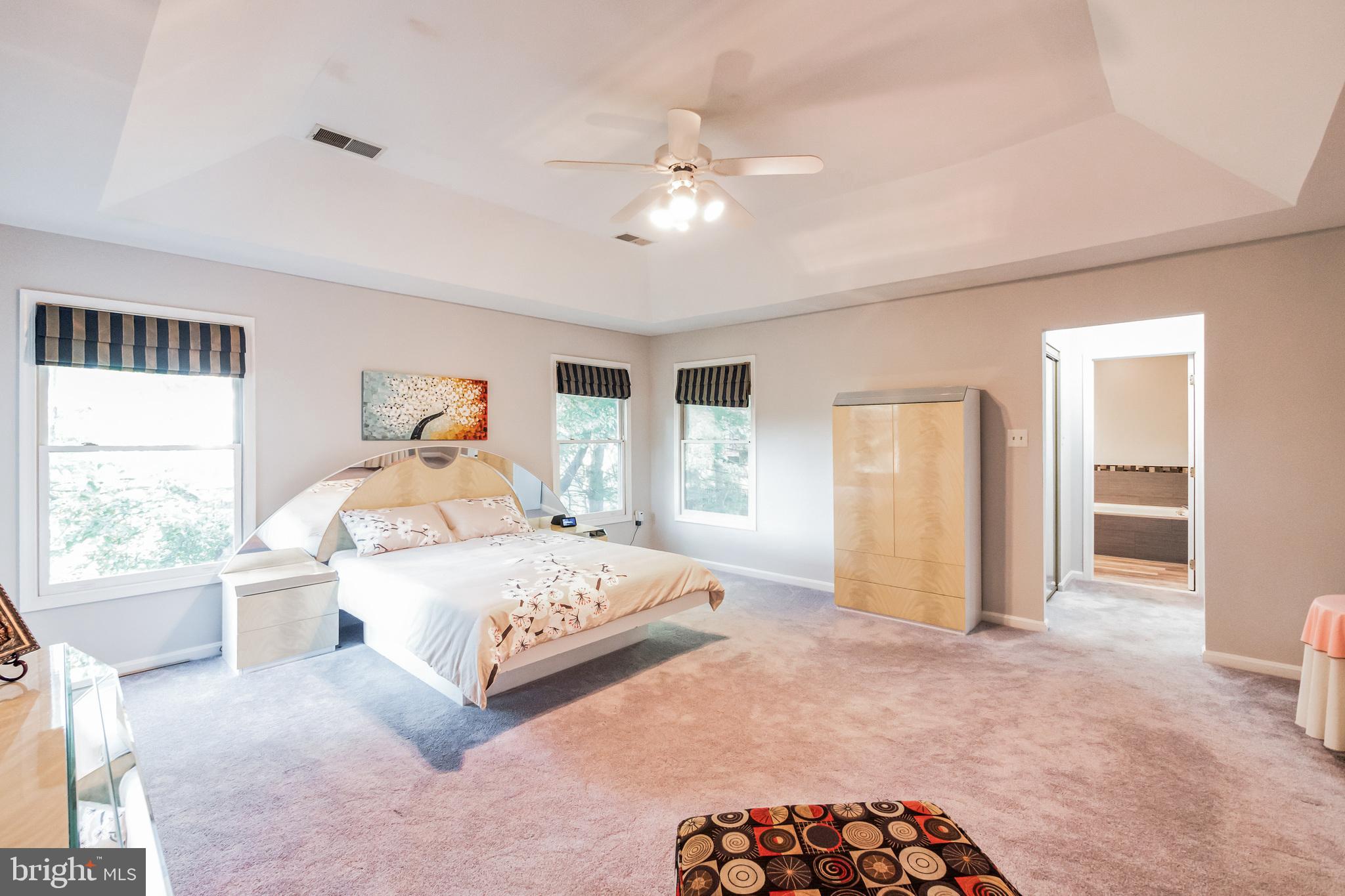 QUINCE ORCHARD KNOLLS - Residential