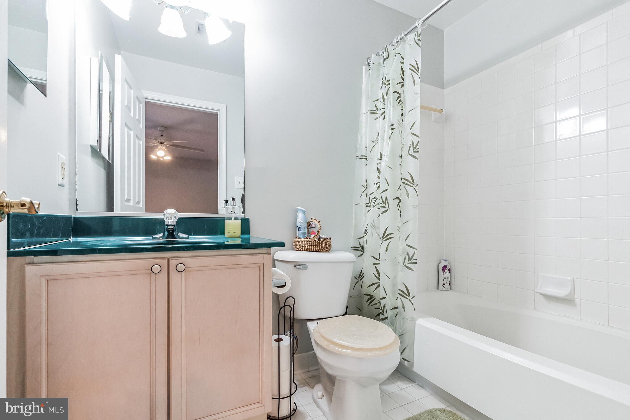 QUINCE ORCHARD KNOLLS - Residential